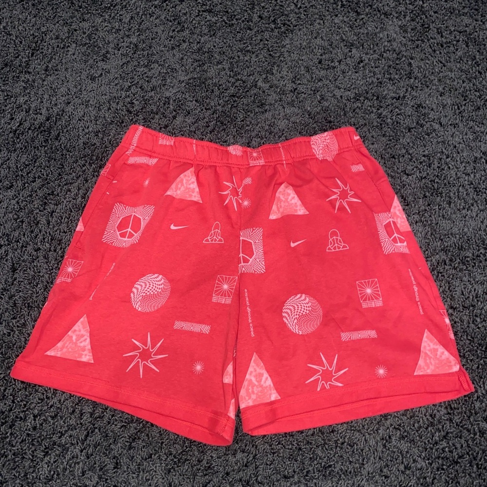 NWT Nike Yoga Fleece AOP Shorts Men's XXL Red DM6546-662